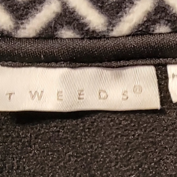 Tweeds medium black/white chevron pattern print vest. - Picture 7 of 8